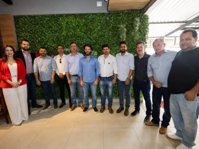 Reunião entre o prefeito de João Pinheiro com o bloco de prefeitos do Noroeste Mineiro